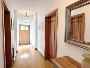 Photo 33- click for photo gallery